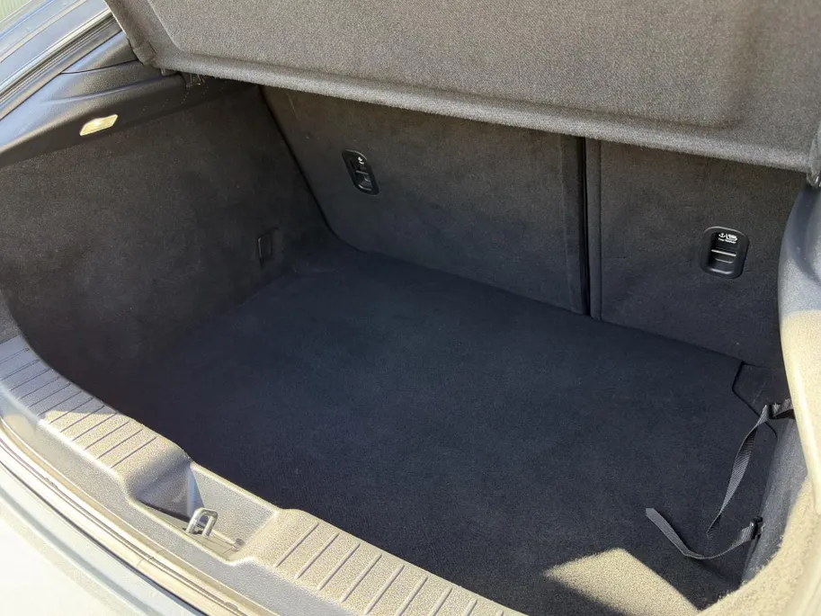 Mazda 3 2.0 e-SkyActiv-G M Hybrid 122 Comfort met Bose | Apple Carplay / Android Auto | Navigatiesysteem | Licht + Regensensor | Elektrisch Verstelbare Bestuurderstoel  | Stoel + Stuurverwarming | Parkeersensoren Voor + Achter | Camera Achter | 18'Lichtmetalen ve