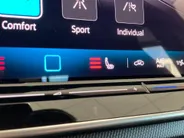 Volkswagen Golf 1.5 eTSI 150pk DSG R-Line · Apple/Android Car Play · Trekhaak ·  Camera + Parkeersensoren · Stoelverwarming · Garantie t/m 24-09-2030 of 100000km.