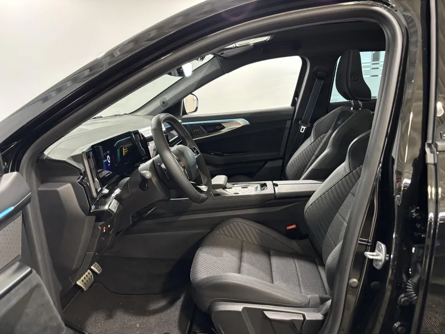 Renault Espace 200PK E-Tech Full Hybrid Esprit Alpine 7p. AT | DEMO | 7 Zitplaatsen | Solarbay Panorama Dak | Harman Kardon Audio | 360 Camera | Head Up Display | Climate Control | Apple CarPlay/Android Auto |