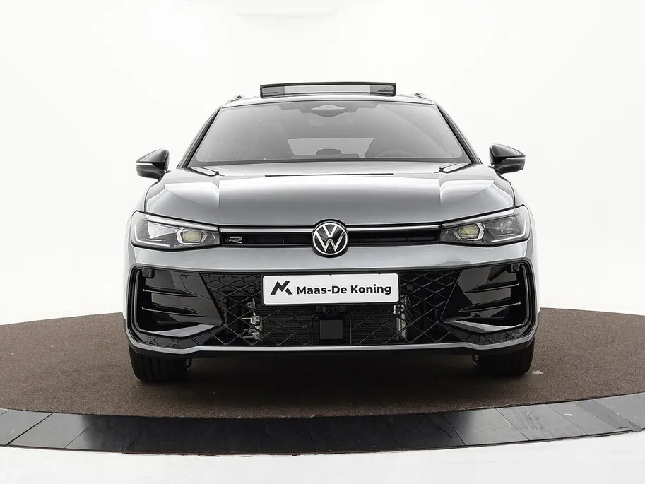 Volkswagen Passat Variant R-Line Edition 1.5 eHybrid 272 PK versn. DSG · Assistance Pakket Plus · Black Style Pakket Plus · Multimedia Pakket Plus · Trekhaak inklapbaar, met elektrische ontgrendeling, incl. Trailer Assist ·