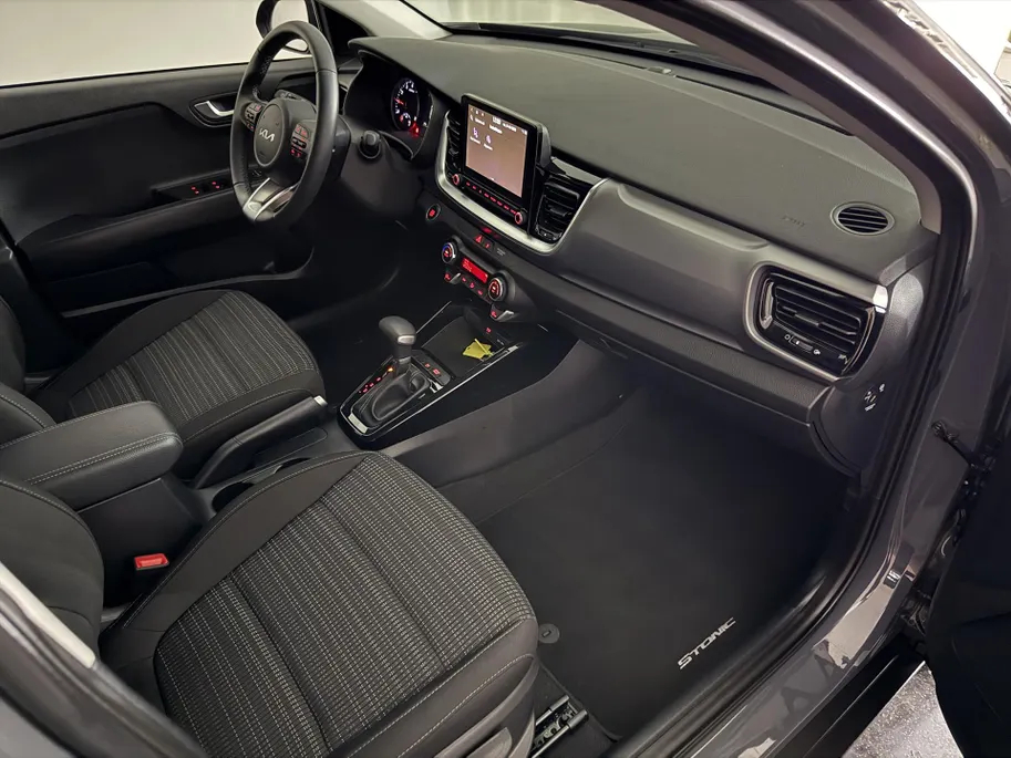 Kia Stonic 1.0 T-GDi 120pk DCT7 DynamicPlusLine | All-Seasonbanden | Apple Carplay/Android Auto