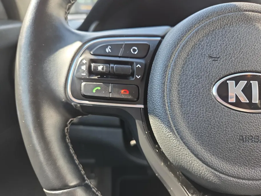 Kia Niro 1.6 GDi Hybrid ExecutiveLine | Zeer nette auto | Trekhaak | dodehoek detectie | Cruise control Adaptief | Stoelverwarming en ventilatie | All-season banden | Navigatie | Apple CarPlay & Android Auto | Lederen bekleding | Lage km stand | NAP