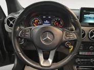 Mercedes-Benz B-Klasse 180 Ambition AUTOMAAT NAVI TREKHAAK LM VELGEN SCHUIFKANTELDAK HOGE INSTAP CRUISE CONTROLE PARKEERSENSOREN XENON VERLICHTING ZEER MOOIE AUTO