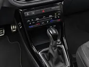 Volkswagen T-Cross 1.5TSI 150PK R-Line DSG · Trekhaak · Camera · Navigatie · Apple/Android Car Play · Stoelverwarming · Garantie t/m 01-10-2025