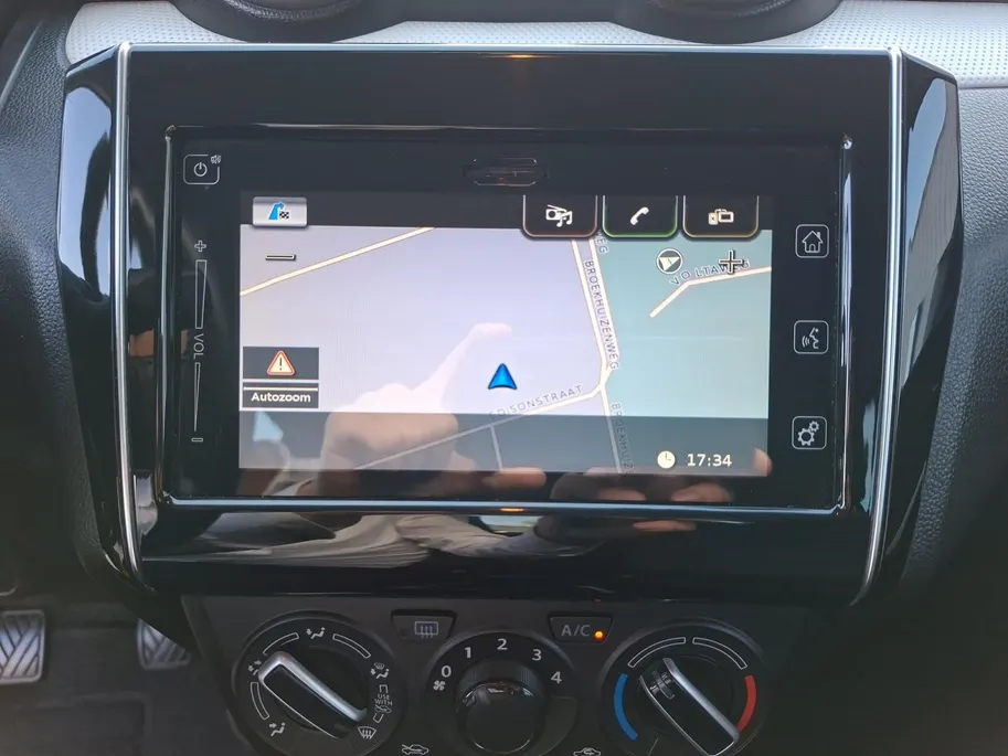 Suzuki Swift 1.2 Select | Dealeronderhouden | Navigatie | Trekhaak | Stoelverwarming
