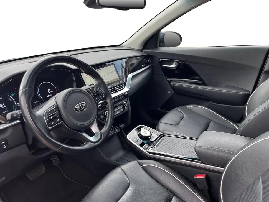 Kia e-Niro ExecutiveLine 64 kWh | Lederen bekleding | Elektrische stoelverstelling | JBL Audio systeem | Stoelventilatie