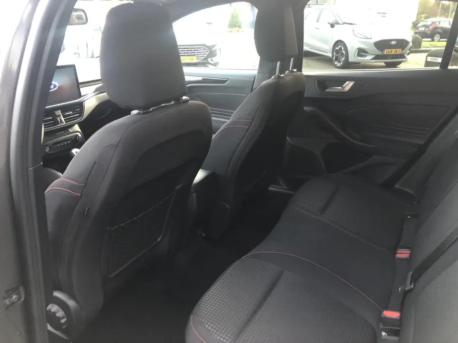 Ford Focus Wagon 1.0 EcoBoost Hybrid ST Line GROOT NAVIGATIESCHERM.