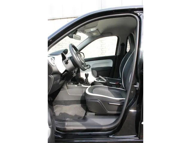 Renault Twingo 1.0 SCe Intens | navigatie | climate control |  lichtmetalen velgen | all season banden