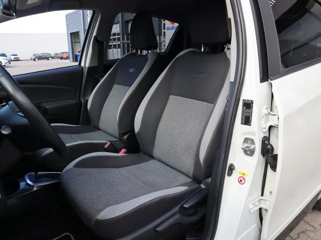 Toyota Yaris 1.5 Hybrid Y20 Exclusive Bi-tone Cruise | Camera |Navi