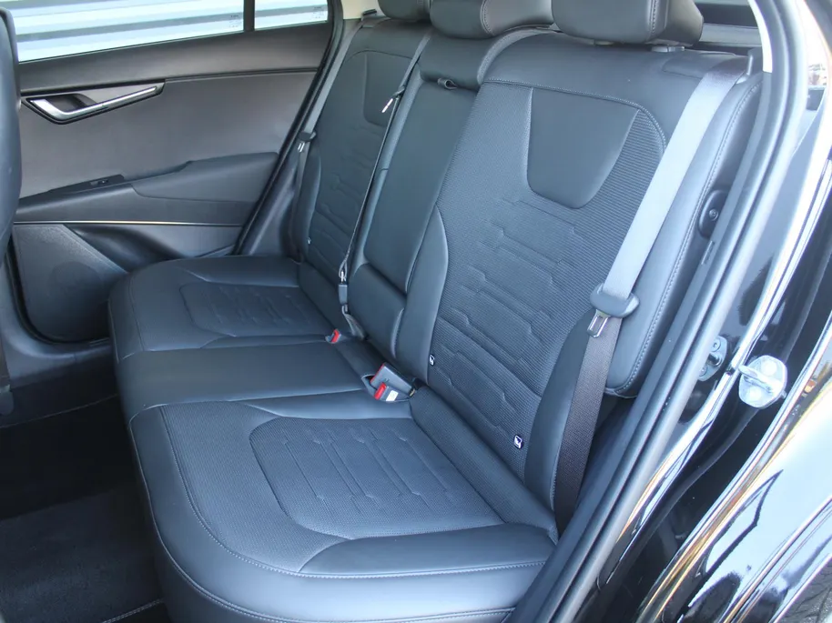 Kia Niro 1.6 GDi Hybrid DynamicPlusLine | Schuif-/kanteldak | Stuur-/stoelverwarming | Cruise adapt. | Camera | HUD | LED | Clima | 16' LM | Navi |