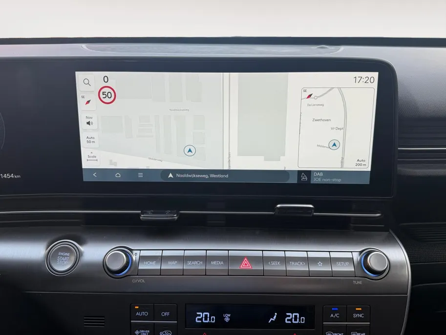 Hyundai Kona 1.6 GDI HEV Premium Sky | Schuif-/kantel dak | Navigatie | Apple Carplay/ Android Auto | Stoelventilatie | Stuur/ Stoelverwarming |