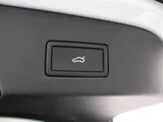 Volkswagen ID.4 Limited Edition 58 kWh accu 190 PK · Achteruitrijcamera · Draadloze telefoonlader · Trekhaak, elektrisch uitklapbaar · Voorraad OUTLET · Prijs is inclusief inruilpremie ·