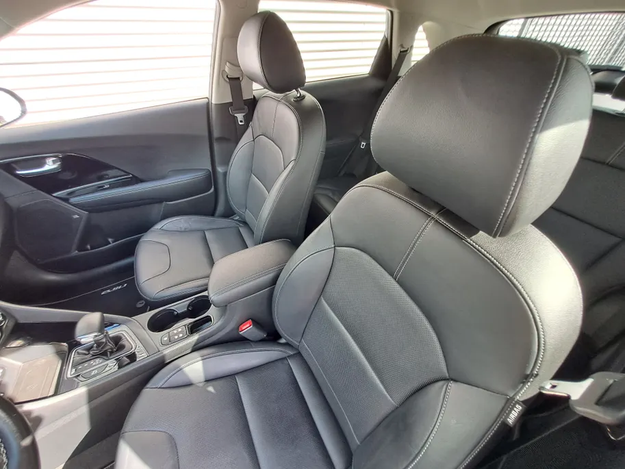 Kia Niro 1.6 GDi Hybrid ExecutiveLine Leer | Automaat | Trekhaak | Navi | Camera | Voorstoelen verwarmd |  stuur verwarmd | Cruise control adaptief