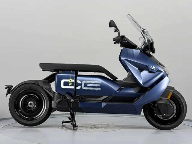 BMW CE 04
