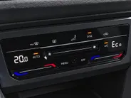 Volkswagen Tiguan 1.4TSIeHybrid 180kW/245PK R-Line Business+ · Navigatie · Apple/Android Car Play · Camera + Parkeersensoren