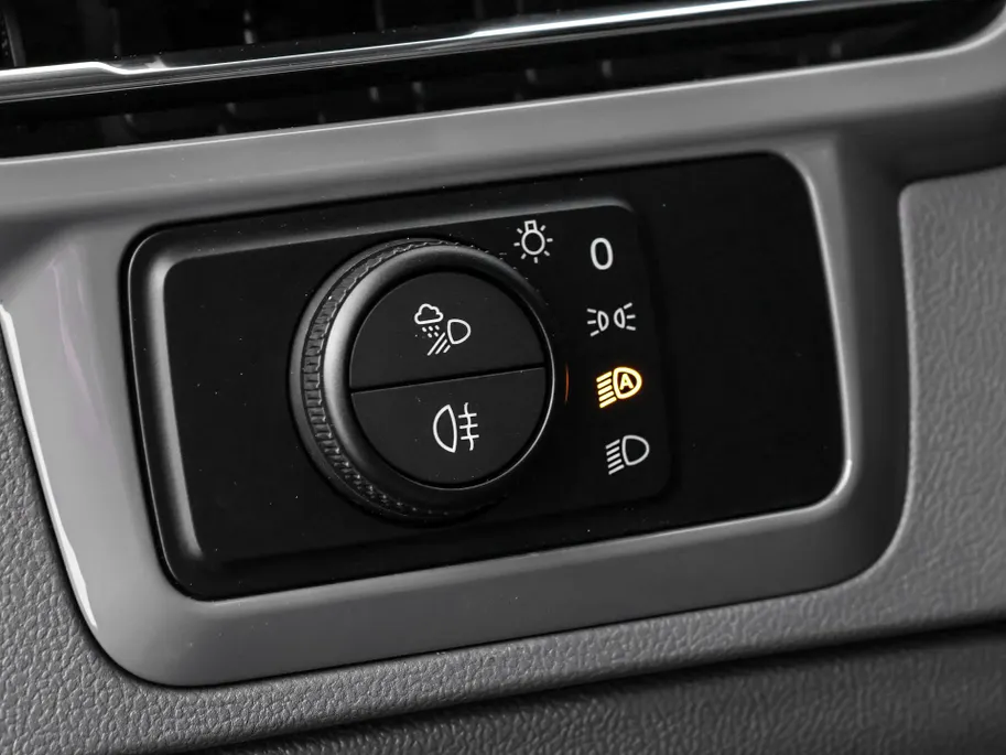 Volkswagen Caravelle Bedrijfswagens Style 70kWh / 218pk L2 · 8-zits · 734104