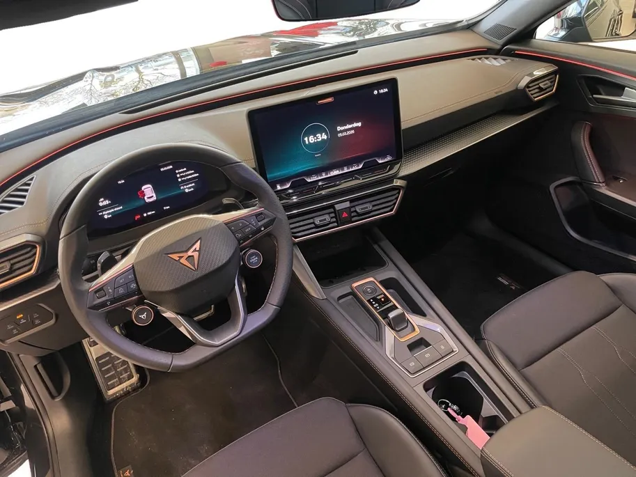 CUPRA Formentor 1.5 TSI e-Hybrid Business | Cruise Control | Climate Control | Camera | Digitaal Dashboard | Navigatie | Stoelverwarming |
