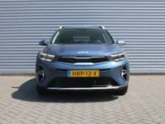 Kia Stonic 1.0 T-GDi MHEV DynamicPlusLine | Stuur-/stoelverwarming | Camera | Cruise adapt. | Clima | LED | Navi | 16' LM | Automaat |