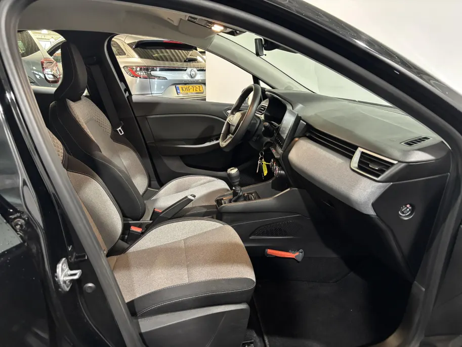 Renault Clio 90PK TCe GPF Evolution | 1e eigenaar | Navi | Parkeersensoren | Apple CarPlay/Android Auto | Licht & Regen Sensor | Digital Cockpit | Airco | Full LED |