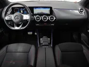 Mercedes-Benz GLA 200 Business Solution AMG l Trekhaak l Keyless l Panoramadak l Ambiente lichtpakket