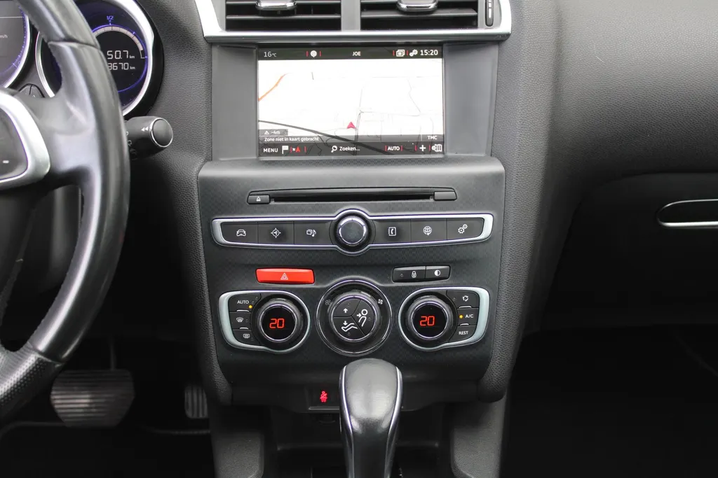 DS DS 4 Crossback 1.6 THP Chic | 17' LM | Trekhaak | PDC | Camera | Cruise |