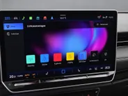 Volkswagen ID.7 Tourer Pro Business 77 kWh / 286pk Stuur- & Stoelverwarming · 360 Camera · Trekhaak · IQ.LIGHT ·  Head-Up Display