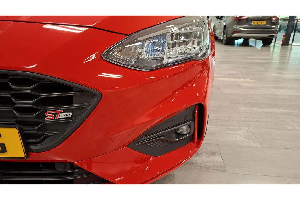 Ford Focus Wagon 1.0 EcoBoost 125PK Hybrid ST Line Business | Winter Pack | Achteruitrij camera | NL Auto |