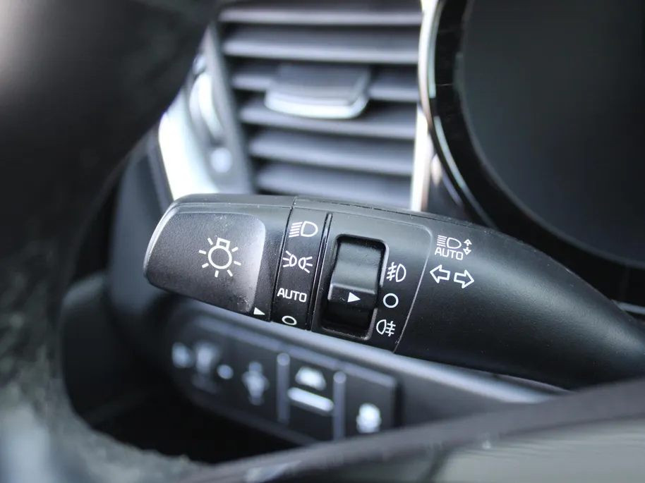 Kia Ceed 1.0 T-GDi DynamicPlusLine | Stuur-/stoelverwarming | Camera | Draadloos laden | LED | Dodehoek detectie | 16' LM |