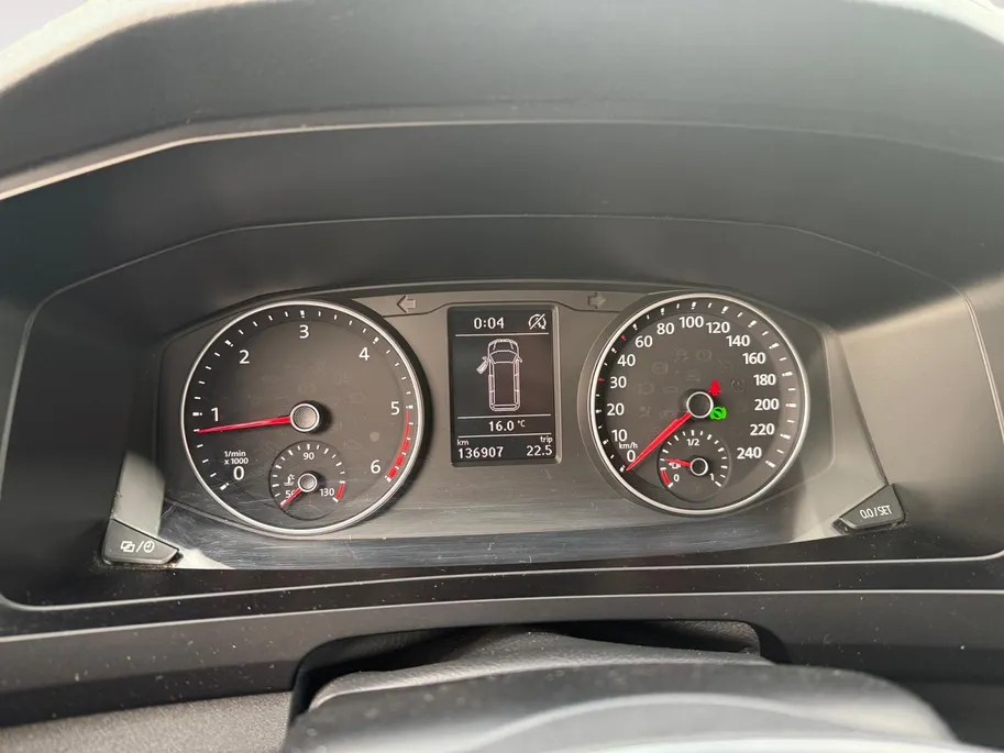 Volkswagen Multivan 150pk automaat | Camper met 4 slaap plaatsen | Volledige keuken | Navigatie | Cruise control Multivan 150pk automaat | Camper met 4 slaap plaatsen | Volledige keuken | Navigatie | Cruise control