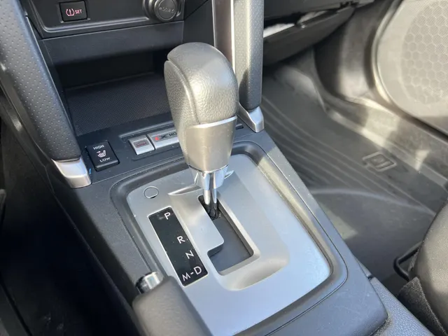 Subaru Forester 2.0 Premium Automaat | Trekhaak | All Season Banden | Elek. Schuif/Kantel Dak |17' LM Velgen | Navigatie