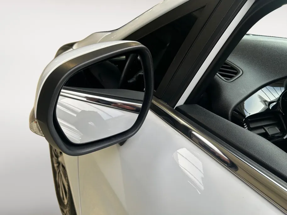 Ford Fiesta 1.0 EcoBoost Hybrid Titanium | Apple Carplay / Android Auto | Stoel + Stuurverwarming | Cruise Control | Parkeersensoren Achter | Lichtsensor | Climate Control | Verwarmbare Voorruit