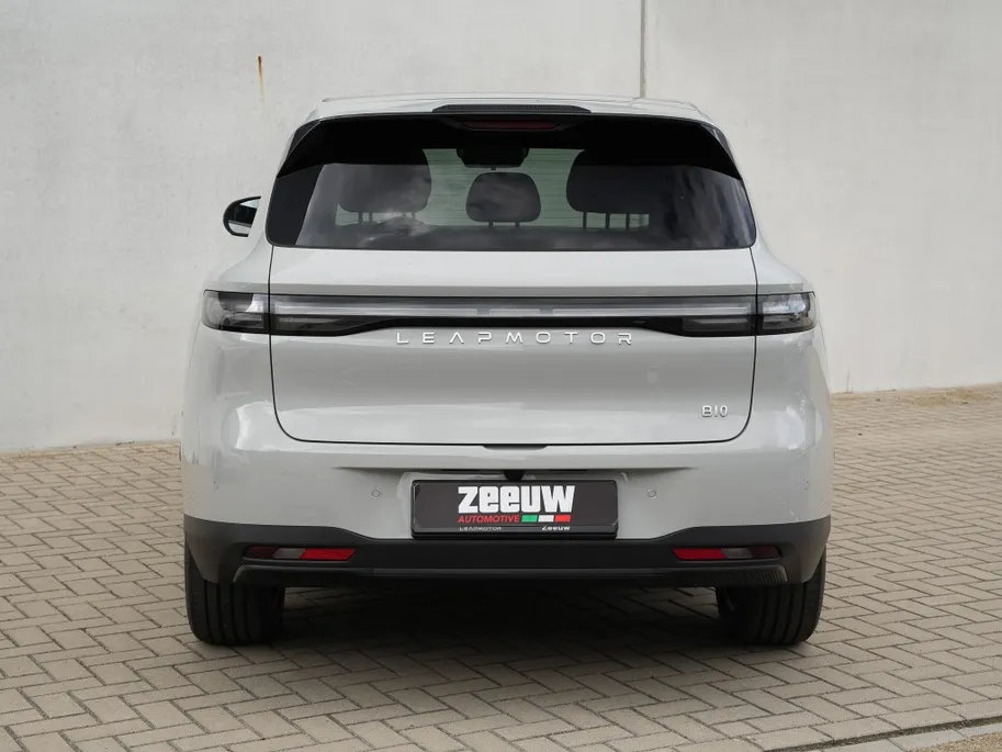 Leapmotor B10 Design Hybrid EV 18.8 kWh | Pano | Camera | Carplay | Navi