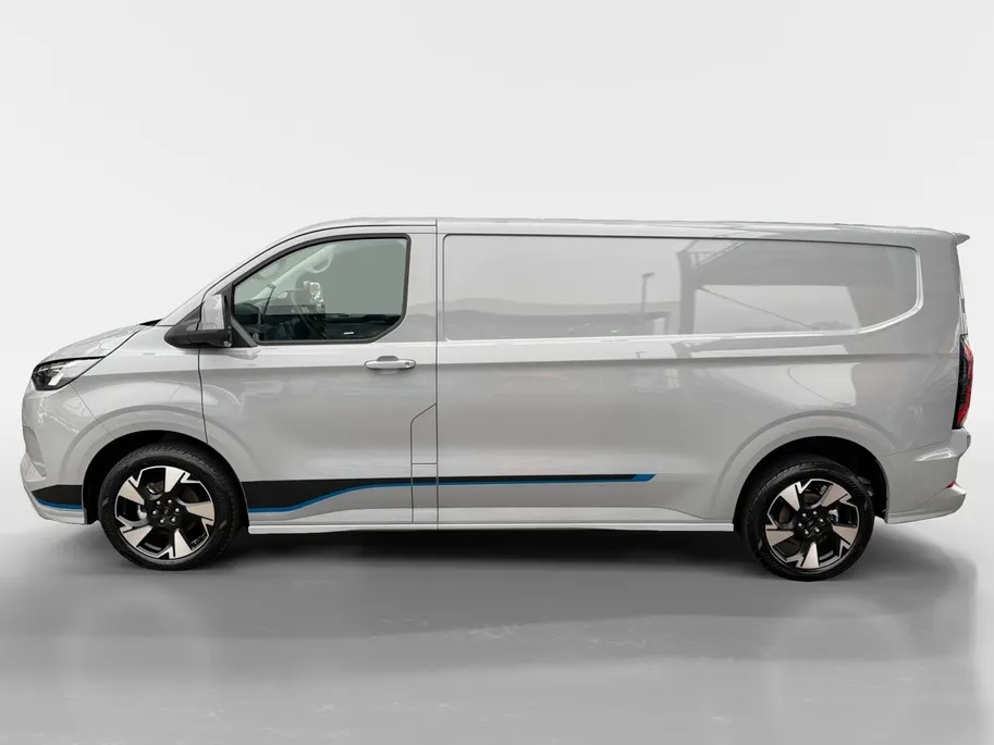 Ford Transit Custom 320 2.5 PHEV L2H1 Sport 233 pk Automaat | Navigatie | inklapbare trekhaak | 2 persoons | 19' LM velgen | Financial Lease - 0,99% rente op max 48 maanden