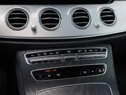 Mercedes-Benz E-Klasse 300 e Business Solution AMG l Keyless l Achteruitrij camera l Stoelverwarming l Dodehoekassistand
