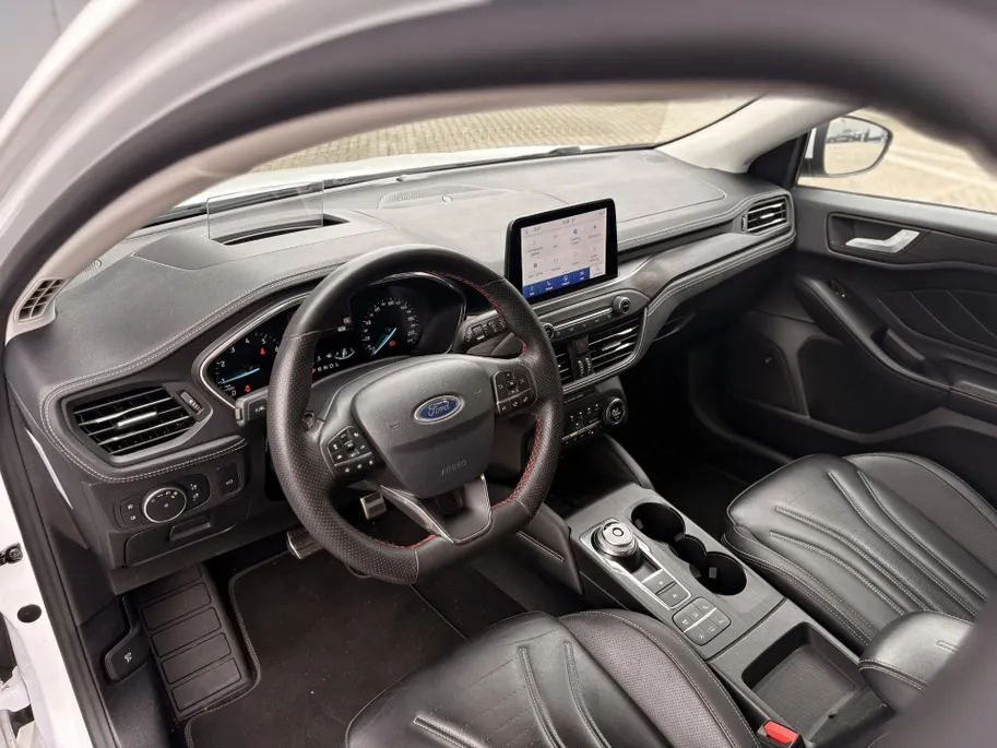 Ford Focus Wagon 1.5 EcoBoost Automaat Vignale I WINTER PACK I DRIVER ASSISTANCE PACK I MATRIX LED-KOPLAMPEN I APPLE CARPLAY / ANDROID AUTO I B&O SOUNDSYSTEM I