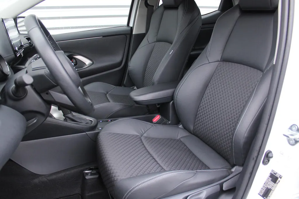 Mazda 2 Hybrid 1.5 Agile Comfort pakket | Airco | Cruise | Apple Carplay | Android Auto | Camera | 15' LM |