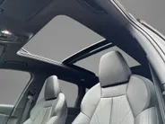 Audi Q6 e-tron S edition 83 kWh 252pk · Panoramadak · Inklap. Trekhaak · Luchtvering · 360 Camera · Matrix LED · Elek. Stoelen + Geheugen Bestuurder · Garantie t/m 19-06-2030 of 100.000km