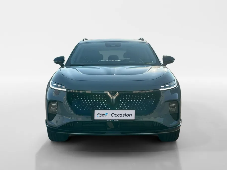 Voyah Courage Business Edition 80 kWh Full Option | Direct Leverbaar | Head Up Display | Stoel koeling,-verwarming & massage | Memorystoelen | 360 Camera | Level 3 Autonoom rijden | Schuif- & Kanteldak | Draadloze Telefoonlader | Elektrische Achterklep |