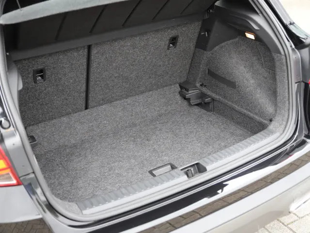 SEAT Arona 1.0 TSI FR 110 PK 110 PK | 6 Versnellingen | CRUISE | NAVI | PDC
