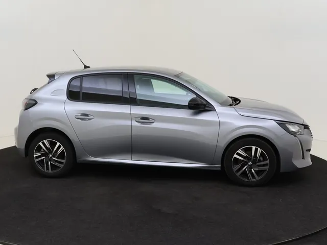 Peugeot 208 1.2 PureTech Allure Navi via Carplay | Cruise Control