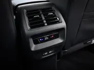 Volkswagen Tiguan 1.5 272pk DSG eHybrid R-Line Edition · Panoramadak · 360 Camera · Wegklapbare Trekhaak · Massage · Dodehoek Detectie · 19'' Inch · Garantie t/m 27-10-2029 of 100.000km