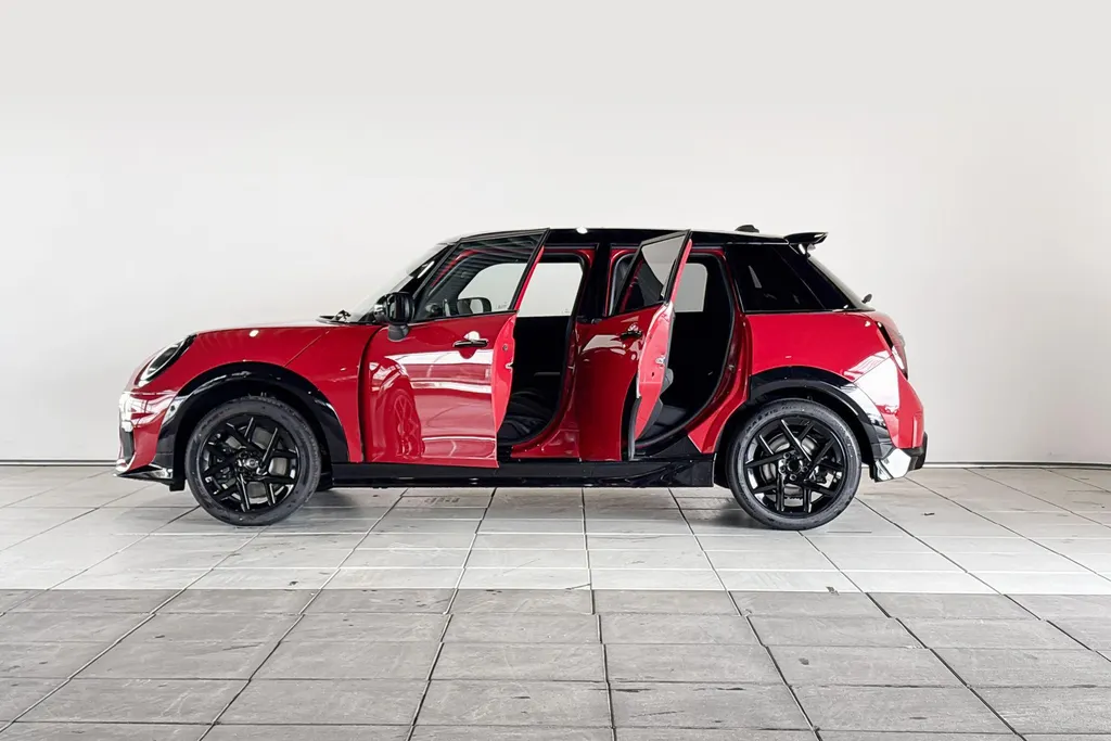 MINI Cooper 5-deurs 1.5 Cooper C John Cooper Works M
