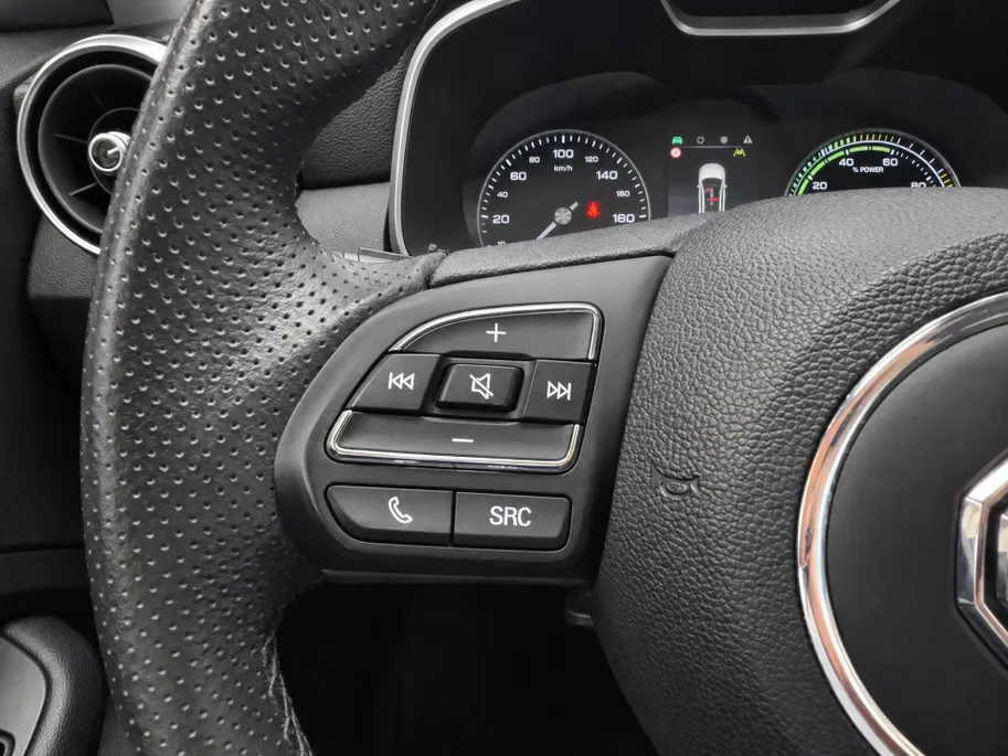 MG ZS EV MG Luxury 45 kWh SOH 91% | Navigatie | Schuifkanteldak | ACC | Leder interieur | Stoelverwarming |