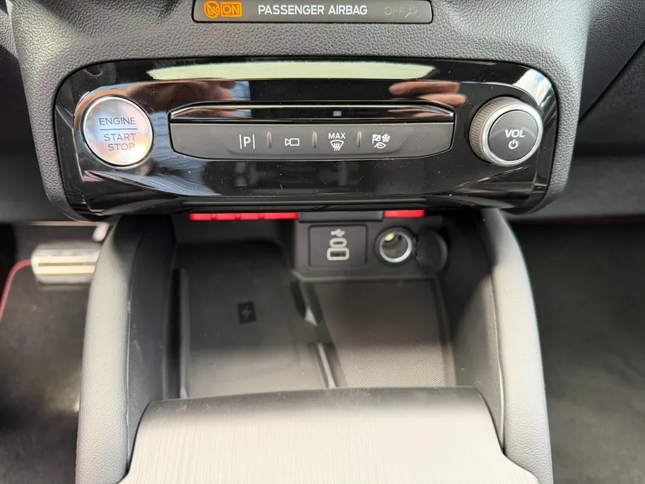 Ford Kuga 2.5 PHEV ST-Line X | Uit Voorraad Leverbaar | Automaat | €4.000,- Ready Set Ford Bonus | Trekhaak | 2100kg Trekgewicht | Pano Dak | Matrix Led Koplampen | 20' Lichtmetalen Velgen | Apple Carplay & Andoid Auto