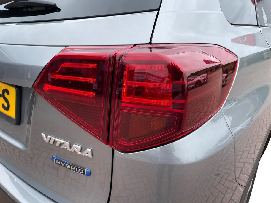 Suzuki Vitara 1.5 Hybrid Select *Automaat*Navi+Camera*Climate Control*Stoelverwarming*Adapt.Cruise Control*LM.Velgen*1ste eigenaar!