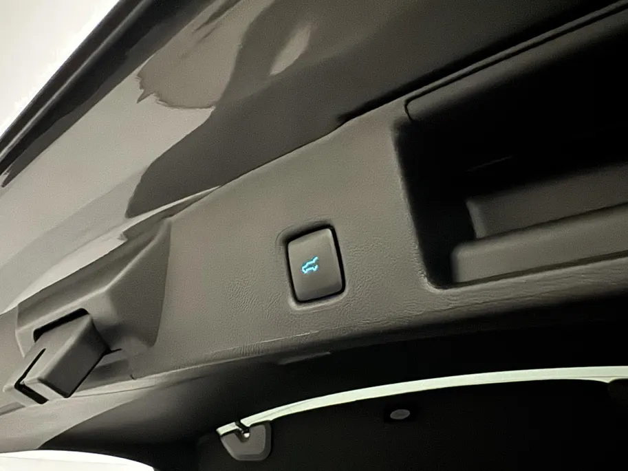 Ford Kuga 2.5 PHEV ST-Line X | DIT IS EEN VOORRAADAUTO! | Elek. Trekhaak | All Weather Banden |