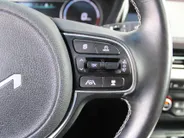 Kia e-Niro DynamicPlusLine 64 kWh | Warmtepomp | Schuif/kantel dak | 17' LM | Airco | Cruise | Navi | Camera |