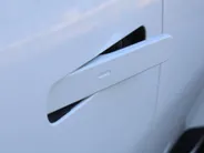 Kia EV3 GT-Line 81.4 kWh | Stuur-/stoelverwarming | Schuifdak | Camera | Dodehoek detectie | Elek. stoelverstelling | 19' LM | LED | Telefoonlader |