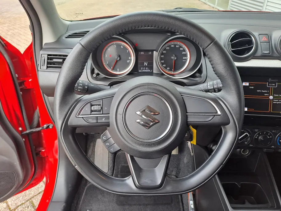 Suzuki Swift 1.2 Select AUTOMAAT | Airco | Stoelverwarming | DAB | Camera | Bluetooth | Apple Carplay / Android Auto