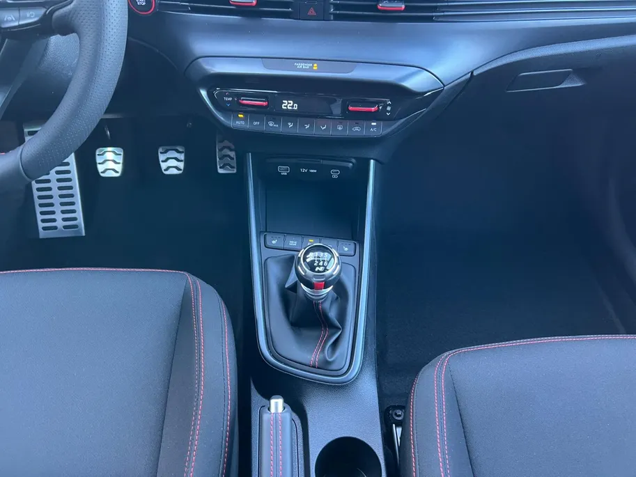 Hyundai i20 1.0 T-GDI N Line Automaat | Navigatie | Schuif-/kanteldak | Camera | Sportuitvoering |